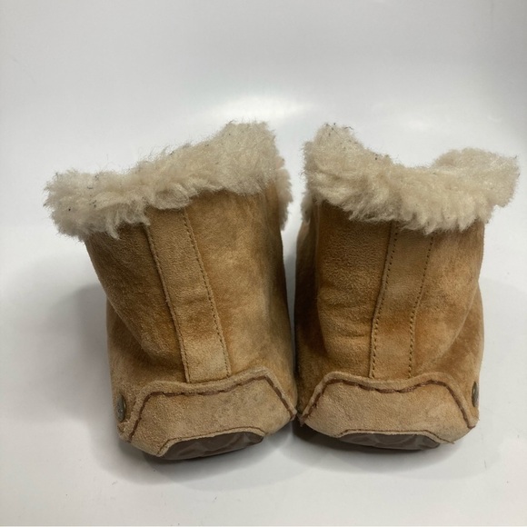 UGG Women’s Alena slippers size 7 - Picture 7 of 10